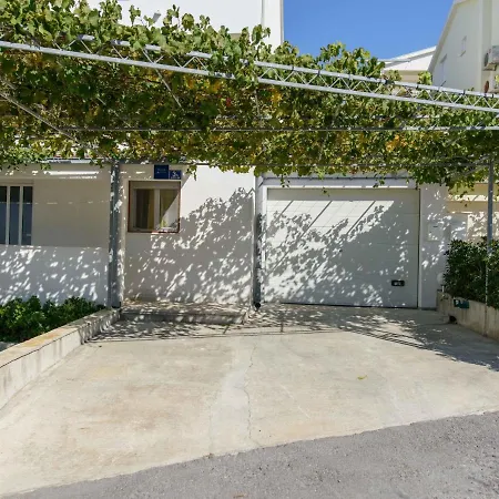 Appartamento Lucija-2 By Interhome