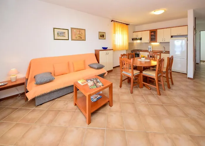 Apartment Lucija.2 *