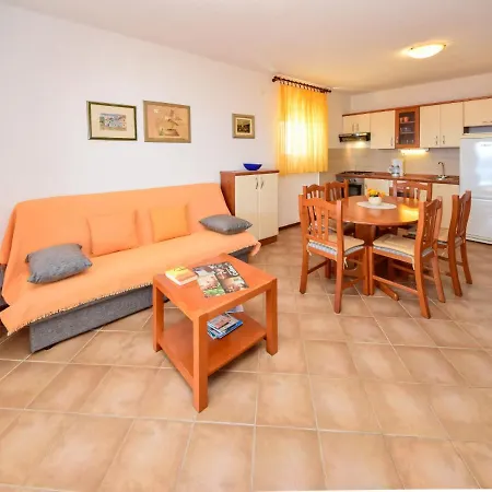 Apartment Lucija.2 *